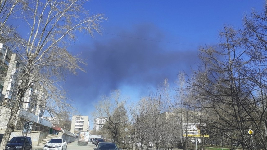 После крупного пожара в Омске проверят чистоту воздуха 